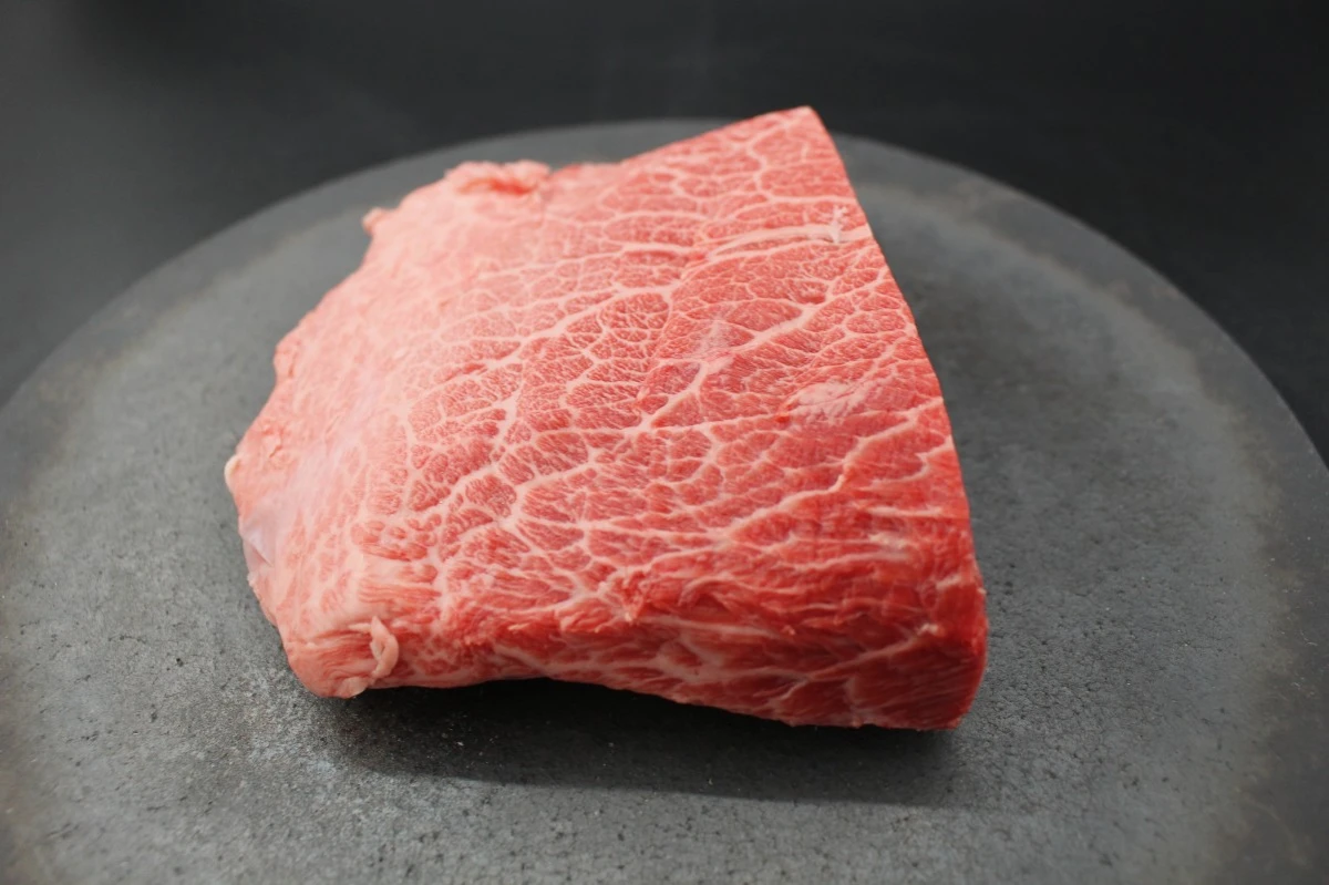 【現品限り】近江牛ミスジ塊肉 465g【希少部位】
