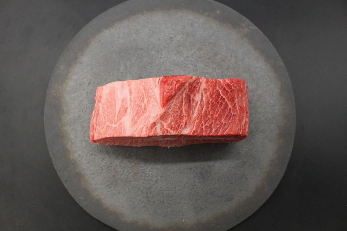 【現品限り】近江牛ミスジ塊肉 487g【希少部位】