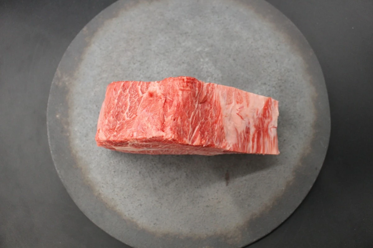 【現品限り】近江牛ミスジ塊肉 492g【希少部位】