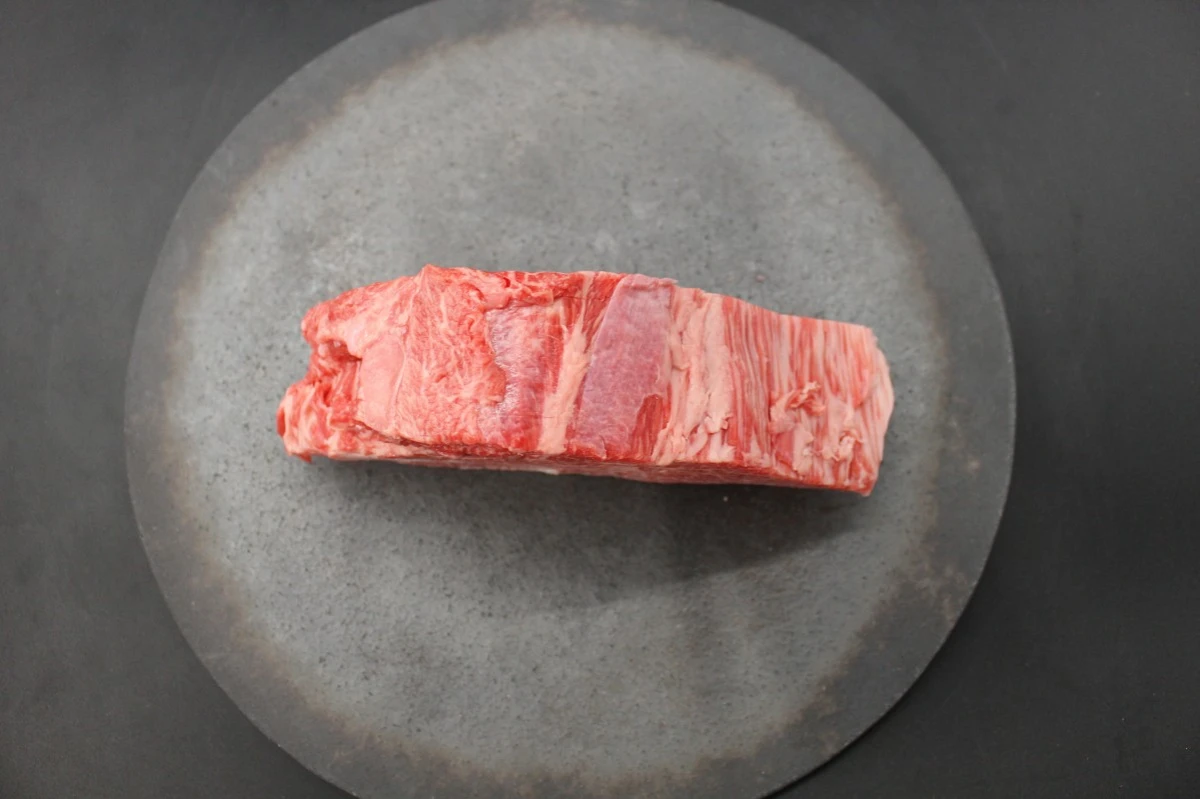 【現品限り】近江牛ミスジ塊肉 426g【希少部位】