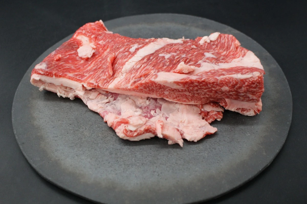 近江牛ネックカブリ塊肉515g【煮込み用】