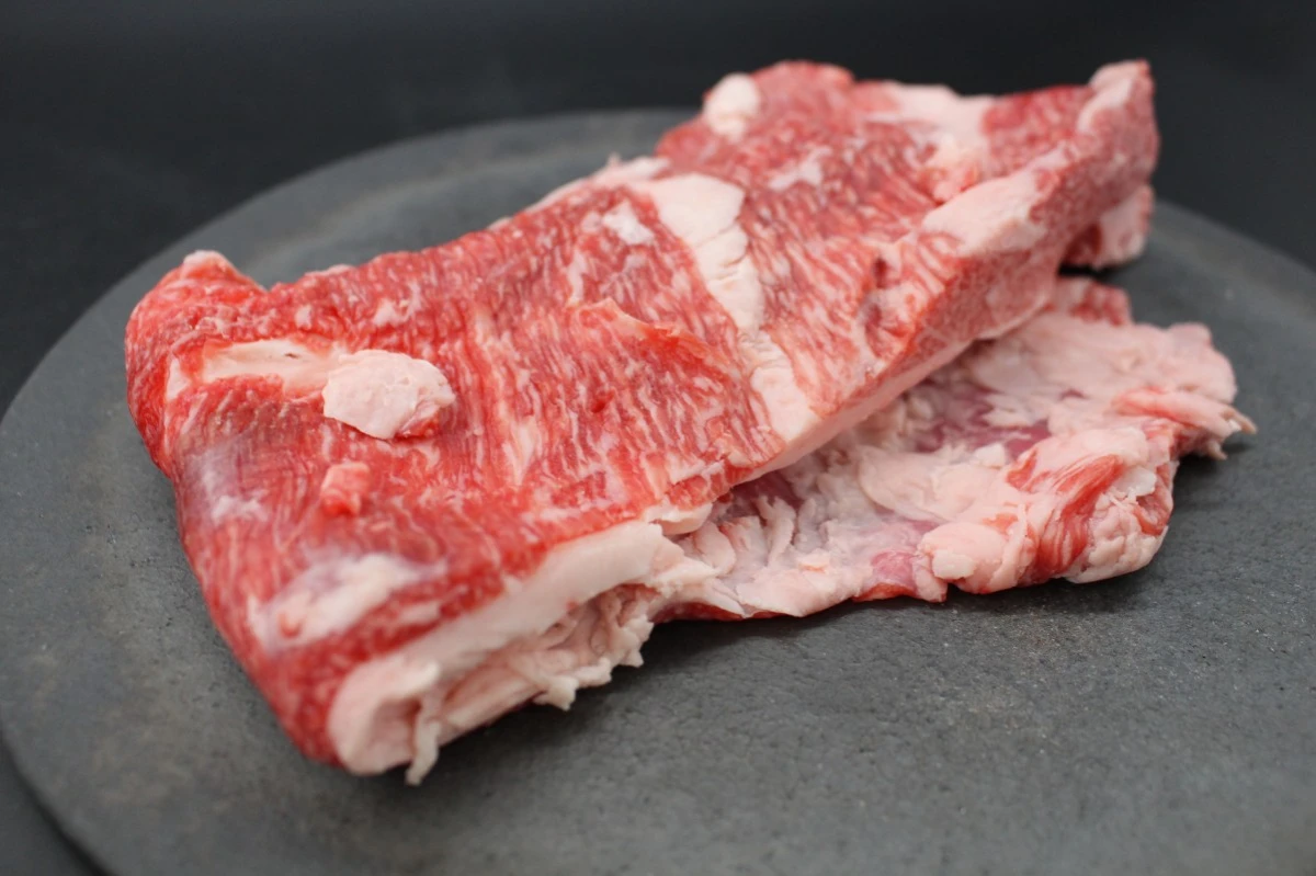 近江牛ネックカブリ塊肉515g【煮込み用】