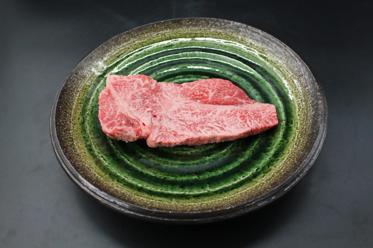 【現品限り】近江牛訳あり塊肉300ｇ
