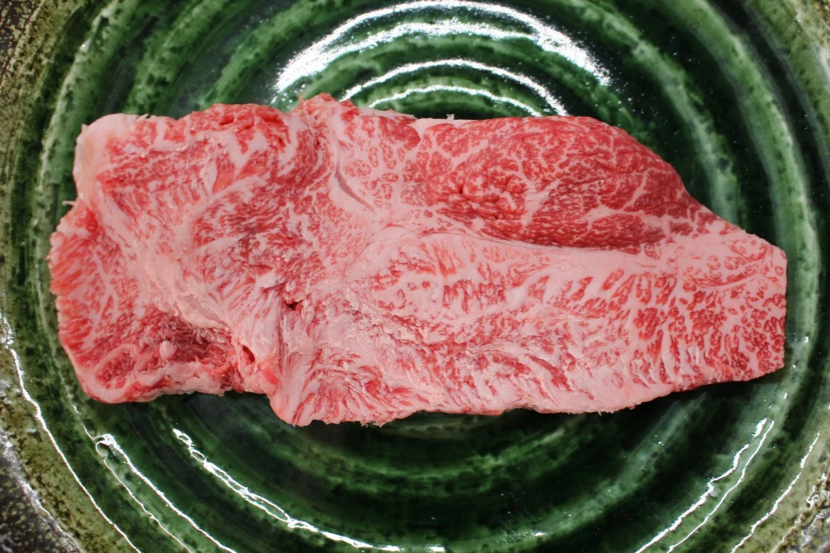 【現品限り】近江牛訳あり塊肉300ｇ
