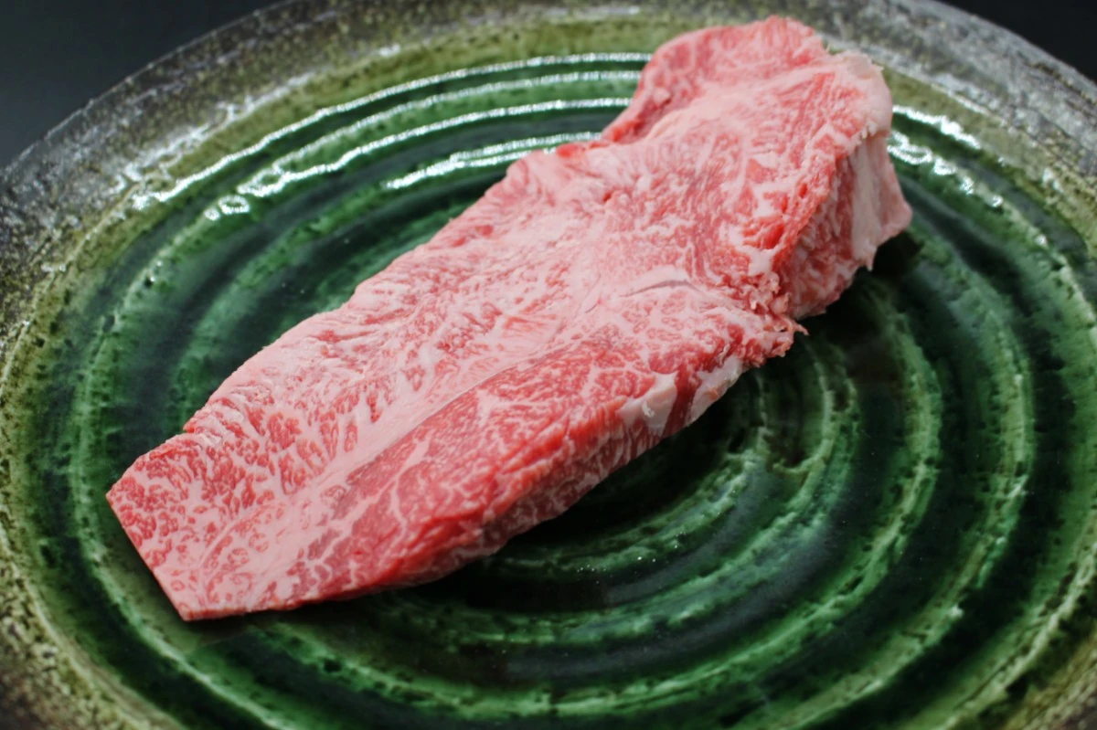 【現品限り】近江牛訳あり塊肉300ｇ