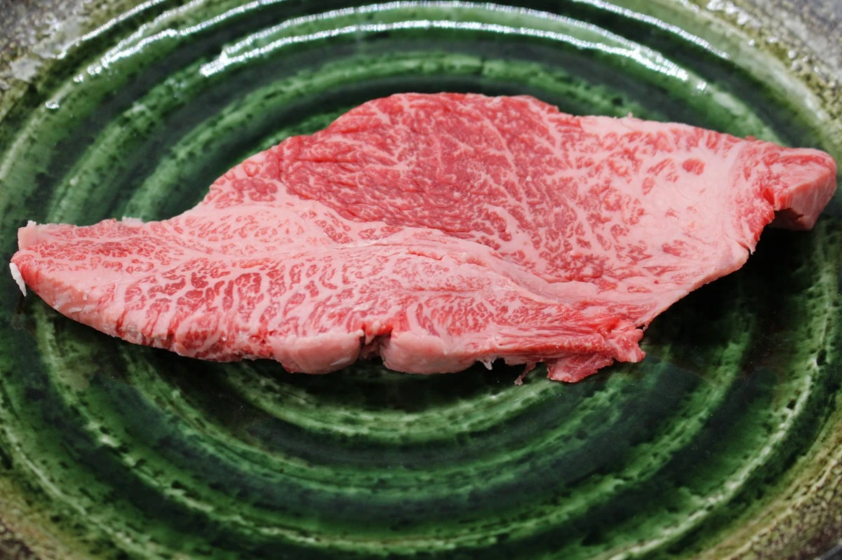 【現品限り】近江牛訳あり塊肉190ｇ※小さめ