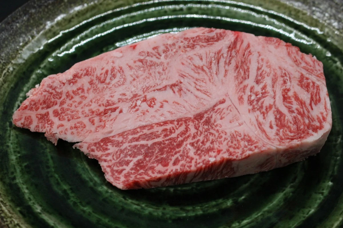 【現品限り】近江牛訳あり塊肉410ｇ
