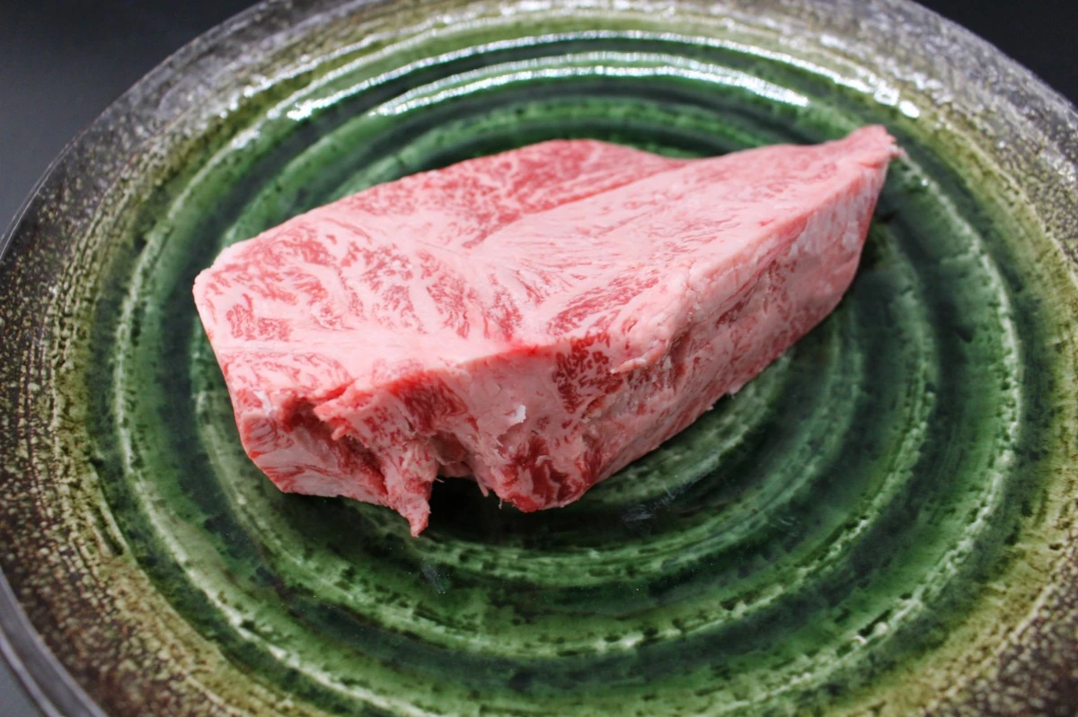 【現品限り】近江牛訳あり塊肉410ｇ
