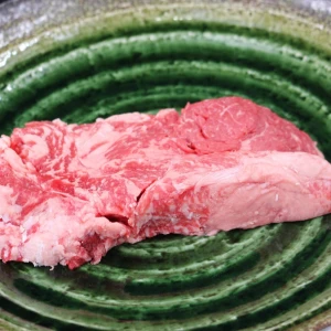 【訳あり】近江牛塊肉270ｇ【バーベキューにオススメ】