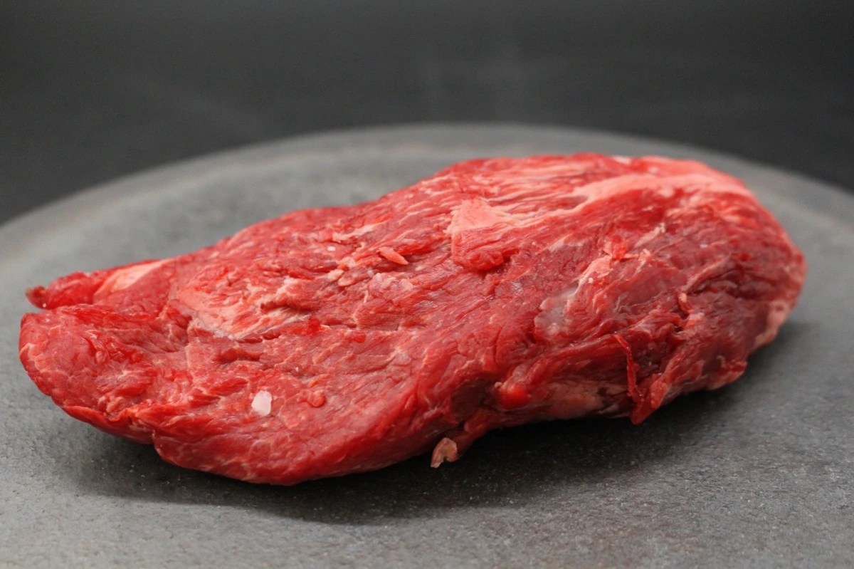 【新登場びわこ熟成近江牛】コモモ塊肉372g