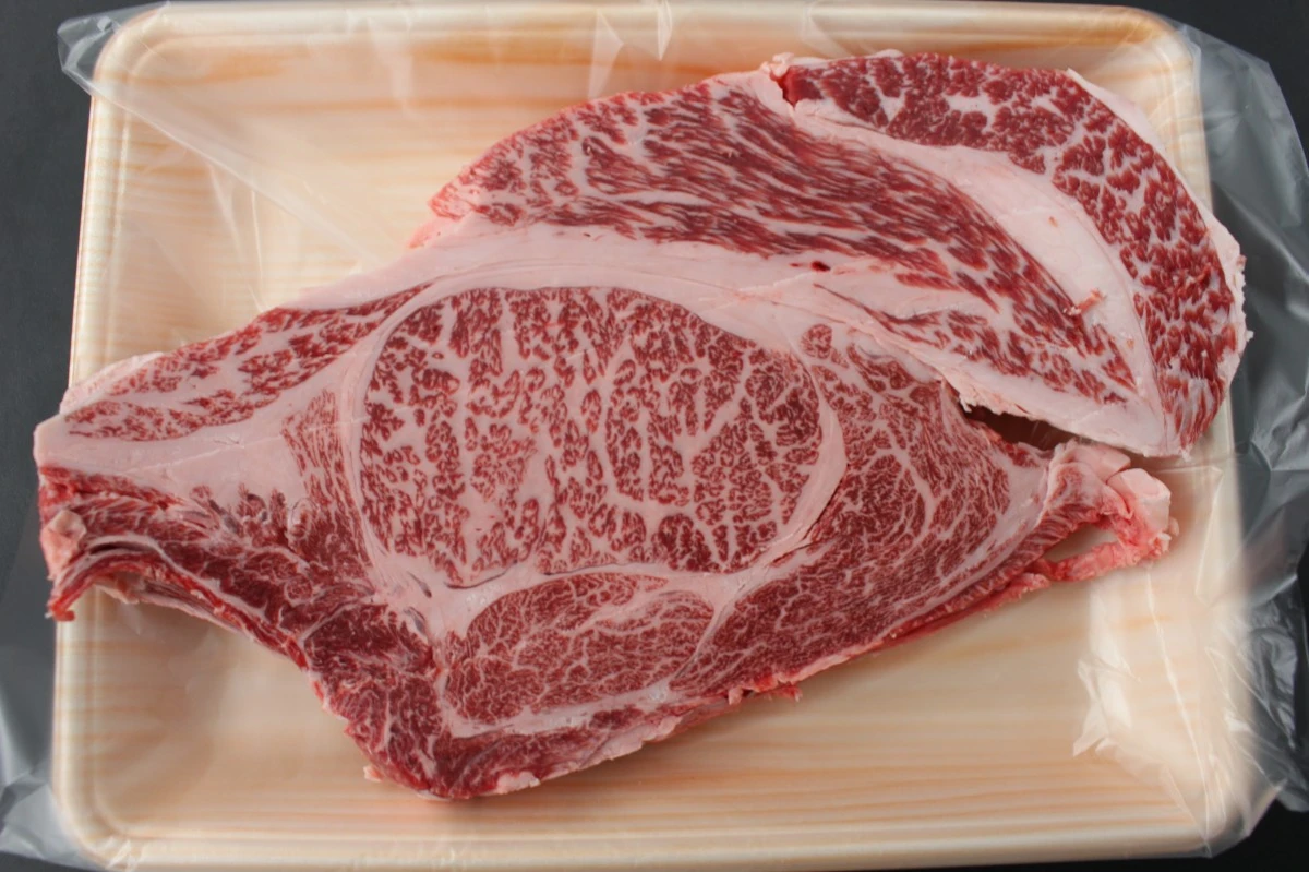 【おうみ肉の日】近江牛リブサイド大判ステーキ701ｇ