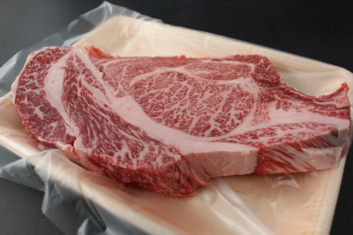 【おうみ肉の日】近江牛リブサイド大判ステーキ701ｇ