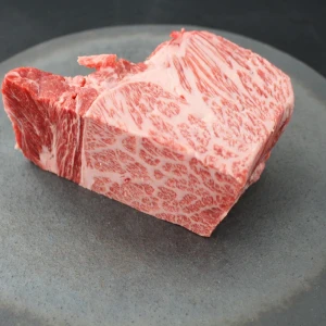 近江牛ザブトン塊肉549g【超希少・高級部位】