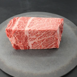 近江牛ザブトン塊肉597g【超希少・高級部位】