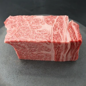 近江牛ザブトン塊肉669g【超希少・高級部位】