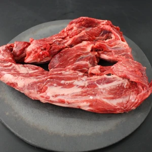 近江牛ネック(ヒモ)塊肉845g【煮込み用】