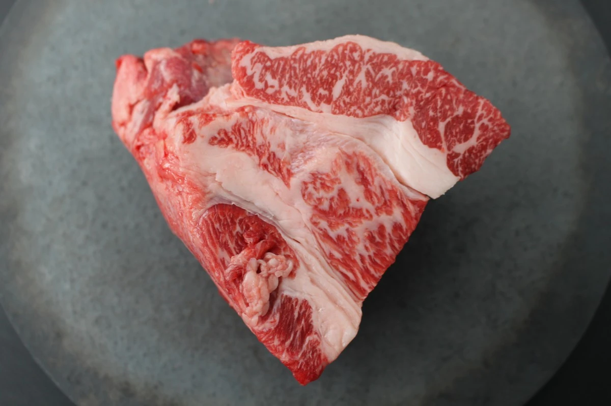 近江牛上ネック塊肉617g