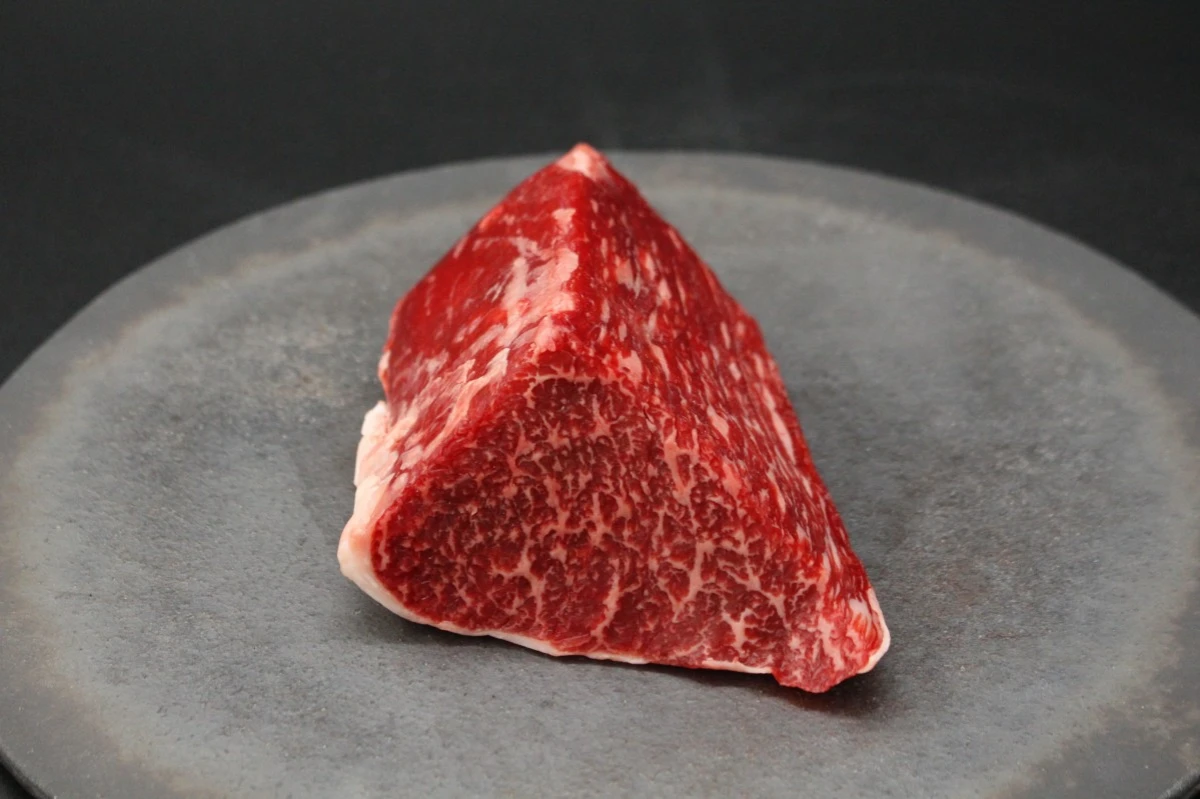 【新登場びわこ熟成近江牛】ウチモモ塊肉385g