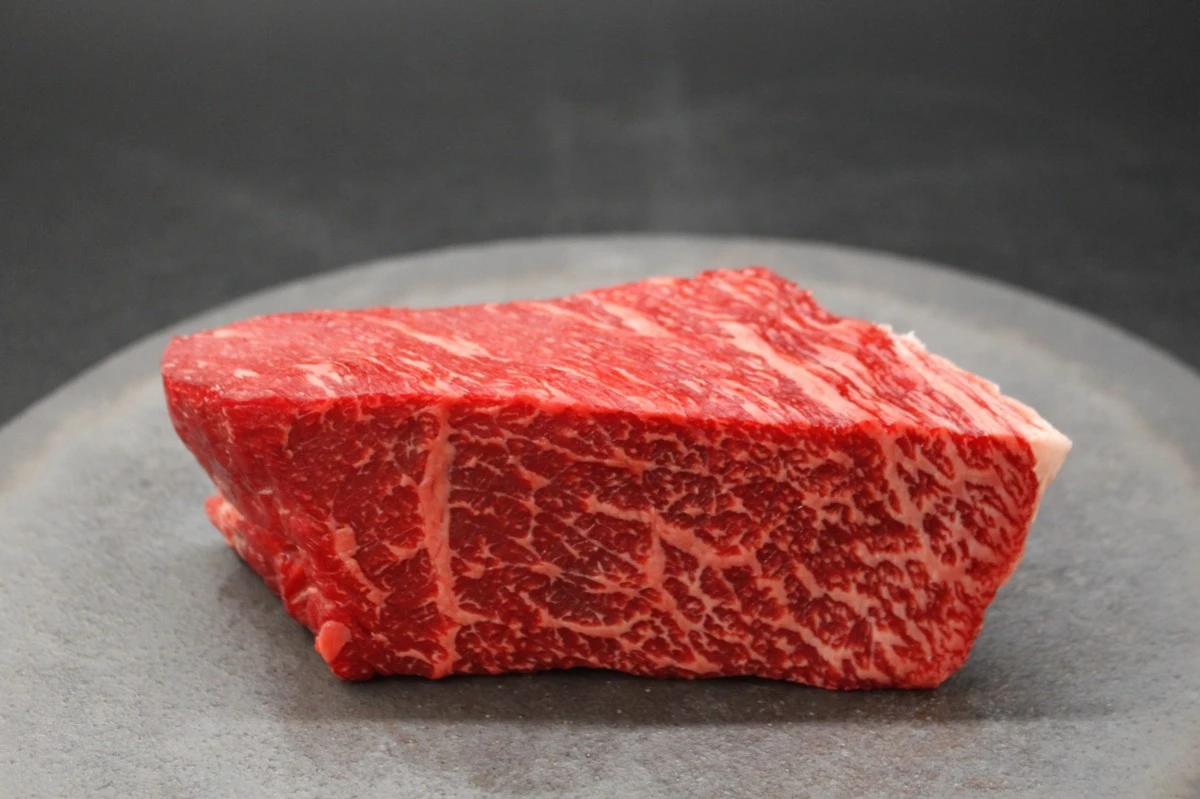 【新登場びわこ熟成近江牛】ウチモモ塊肉349g