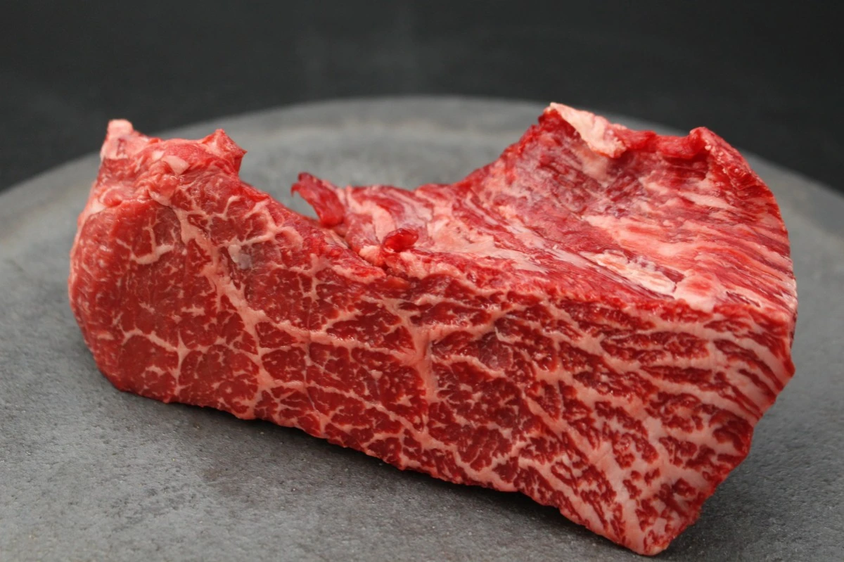 【新登場びわこ熟成近江牛】ウチモモ塊肉384g