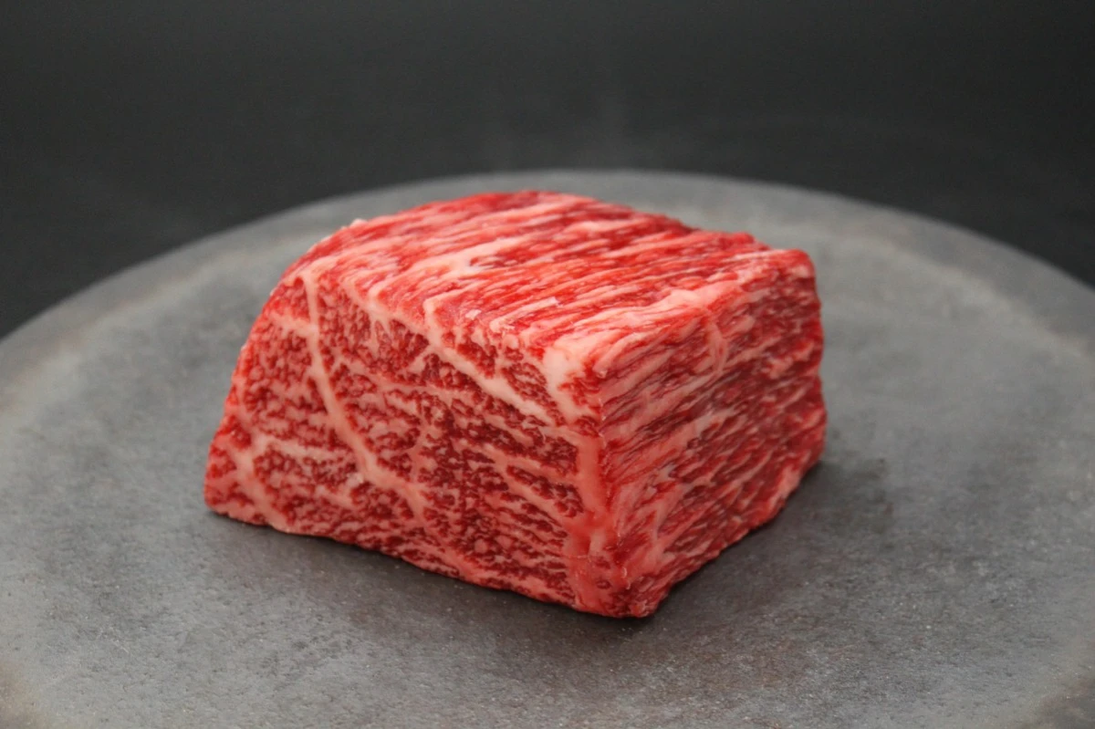 【新登場びわこ熟成近江牛】オオモモ塊肉386g