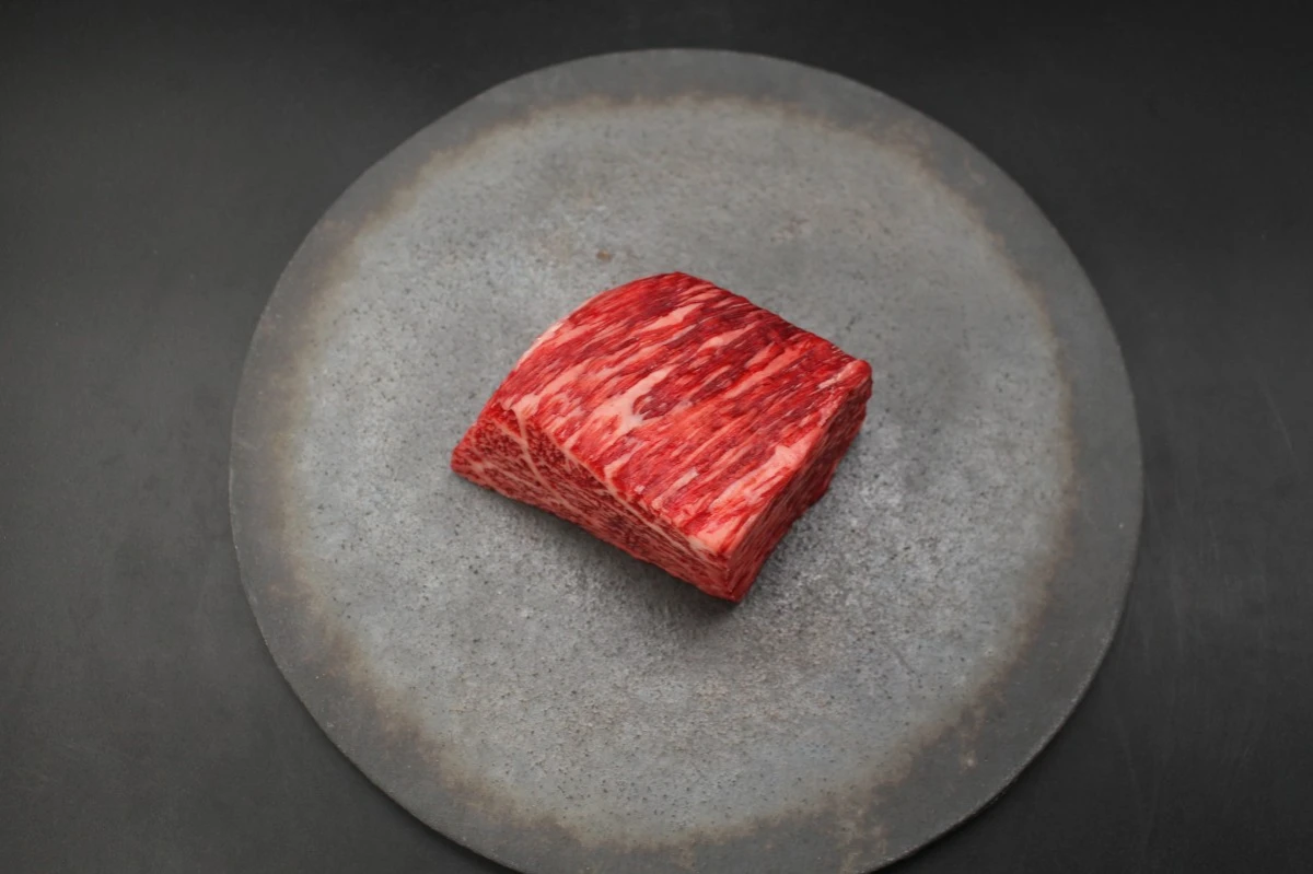 【新登場びわこ熟成近江牛】オオモモ塊肉386g