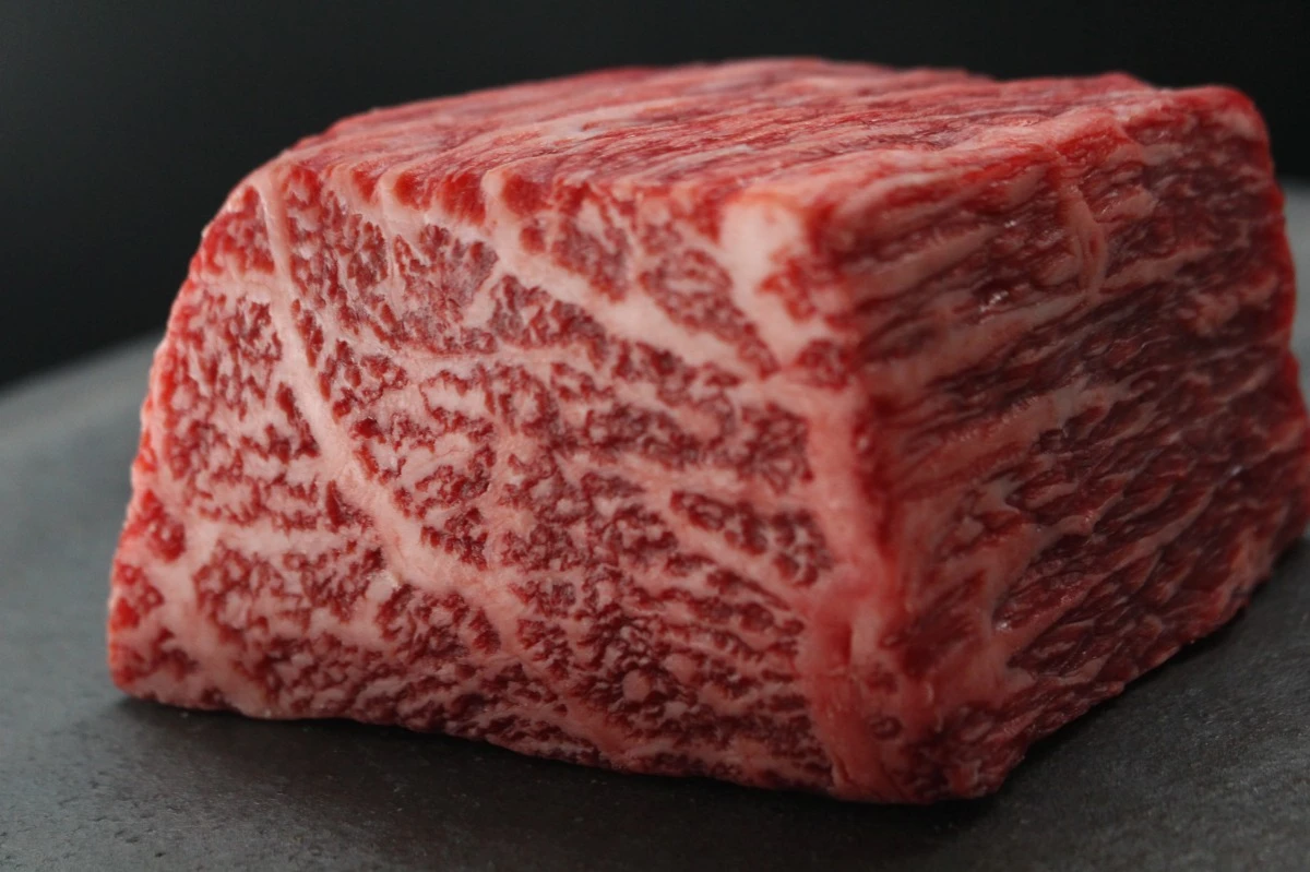 【新登場びわこ熟成近江牛】オオモモ塊肉386g