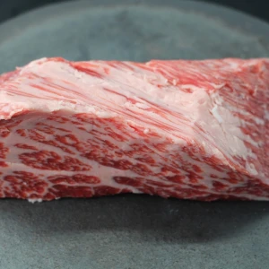 【現品限り】近江牛トモサンカク(ヒウチ)塊肉601g