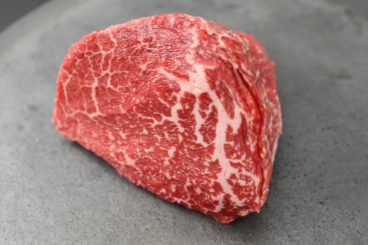 【現品限り】近江牛マルシン塊肉418g【レア商品】