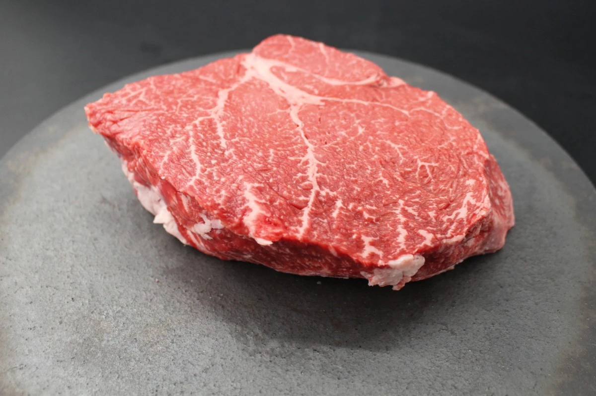 【おうみ肉の日】超激レア!!近江牛ランプ塊肉705ｇ【ステーキ・焼肉・BBQに!】