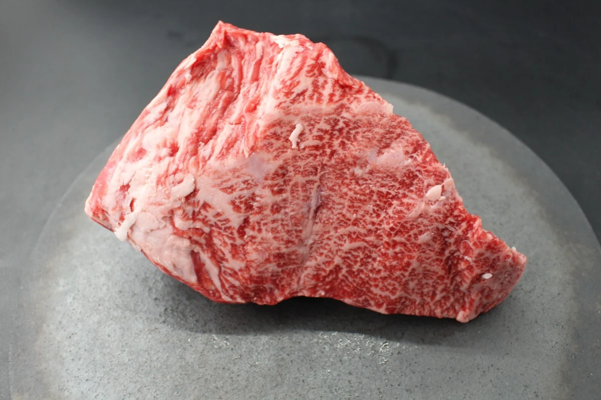 【おうみ肉の日】超激レア!!近江牛ランプ塊肉732ｇ【ステーキ・焼肉・BBQに!】