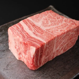 【肉フェア】近江牛ザブトン塊肉650g【超希少・高級部位】