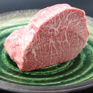 【GW休業後順次発送】近江牛マルシン塊肉723g【レア商品】