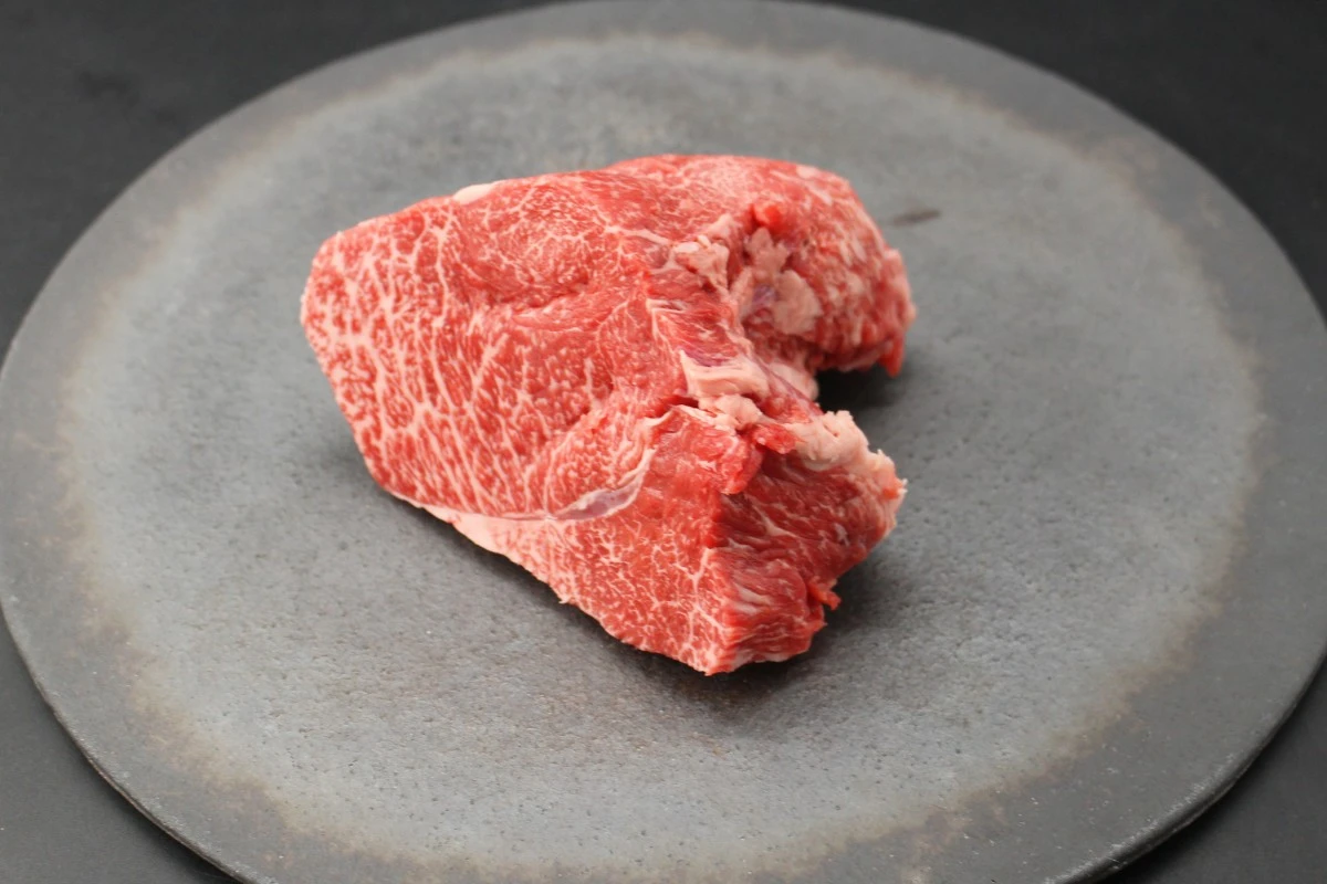 近江牛希少部位とうがらし塊肉445g【BBQ・ローストビーフに！】