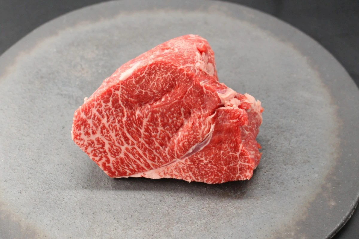 近江牛希少部位とうがらし塊肉445g【BBQ・ローストビーフに！】