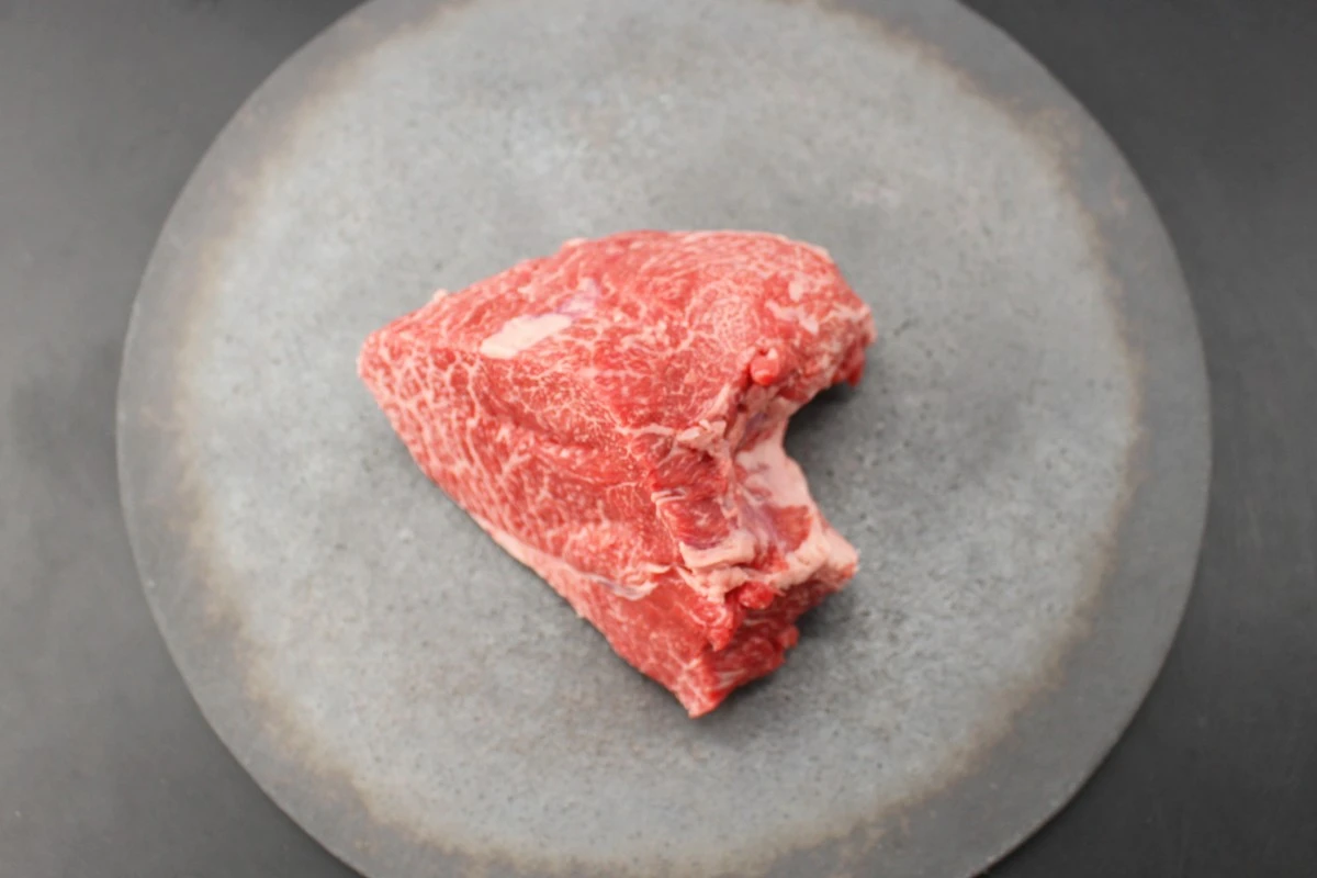 近江牛希少部位とうがらし塊肉445g【BBQ・ローストビーフに！】