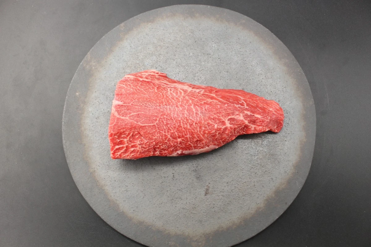 近江牛希少部位とうがらし塊肉391g【BBQ・ローストビーフに！】