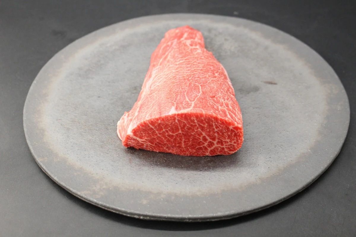 近江牛希少部位とうがらし塊肉391g【BBQ・ローストビーフに！】