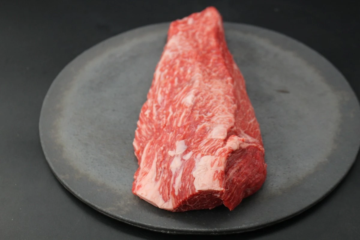 近江牛希少部位とうがらし塊肉620g【BBQ・ローストビーフに！】