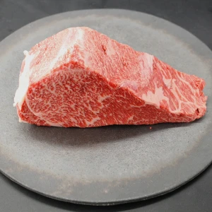【現品限り】近江牛肩三角(クリ)塊肉596ｇ