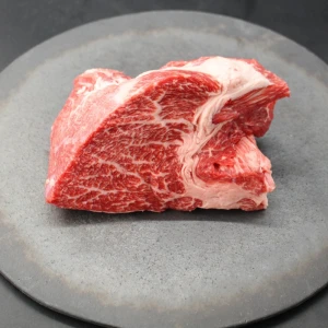 【現品限り】近江牛ニノウデ塊肉584g【煮込み用】