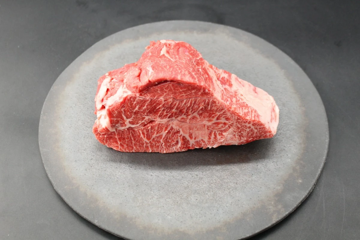 【現品限り】近江牛ミスジ塊肉 697g【希少部位】