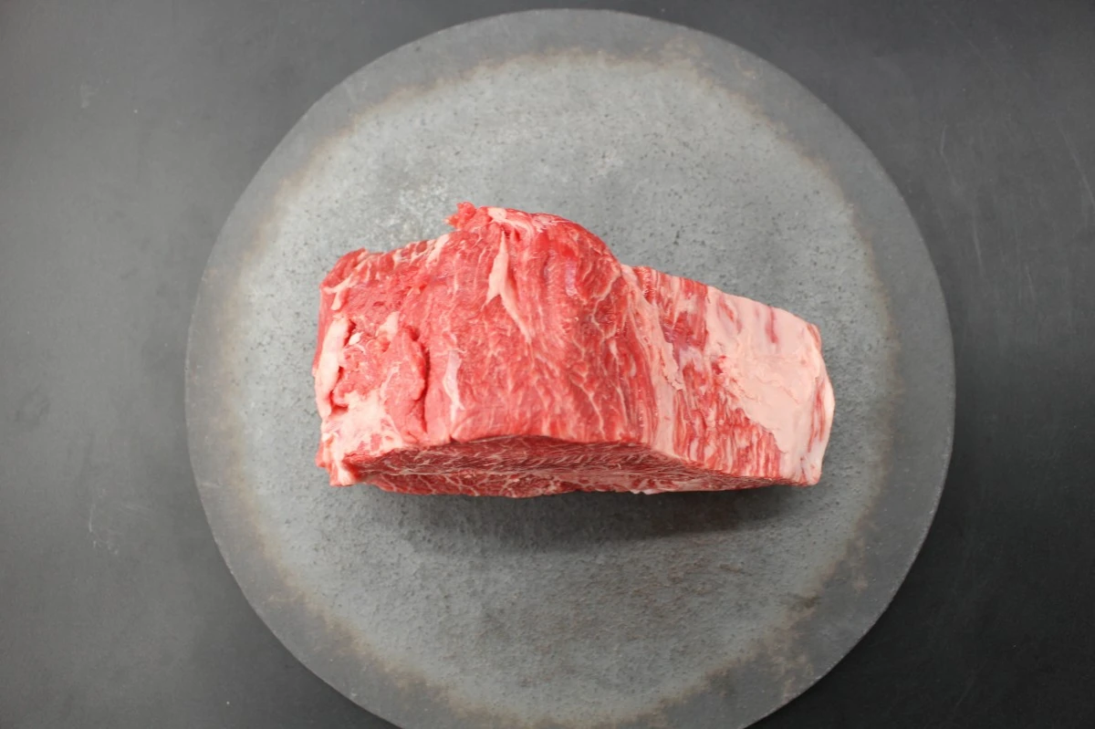 【現品限り】近江牛ミスジ塊肉 697g【希少部位】