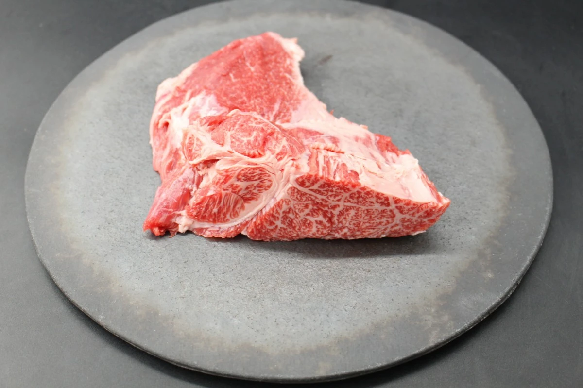 【訳あり】近江牛ミスジ端材塊肉 377g【希少部位】