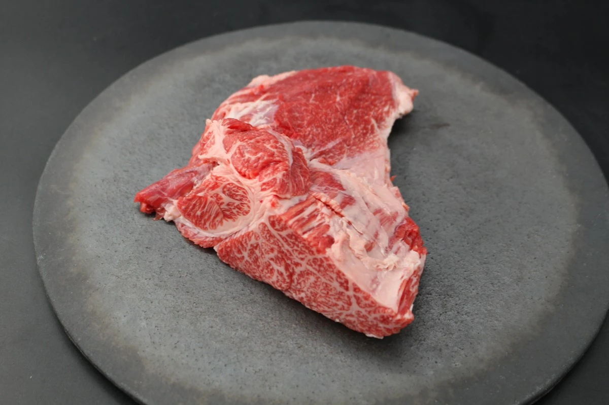 【訳あり】近江牛ミスジ端材塊肉 377g【希少部位】