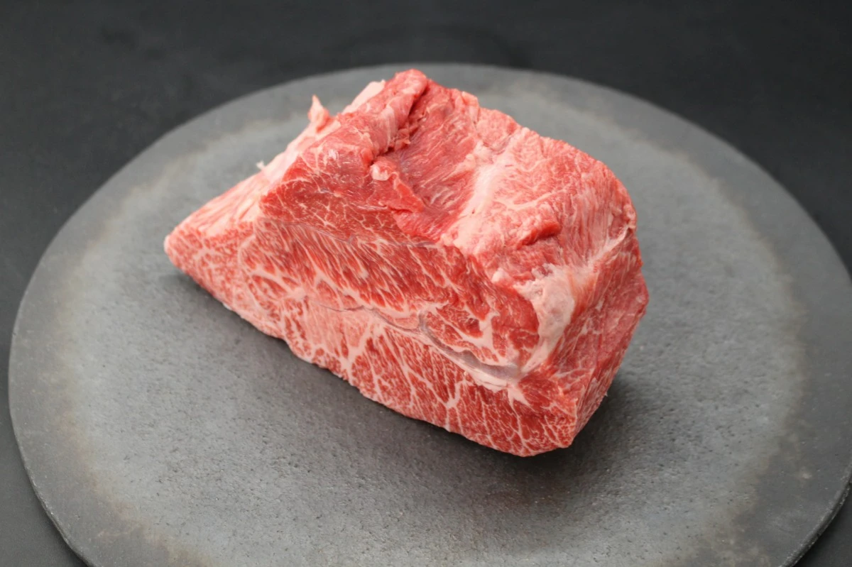 【現品限り】近江牛ミスジ塊肉 624g【希少部位】
