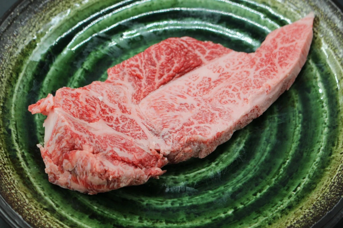 【現品限り】近江牛訳あり塊肉240g