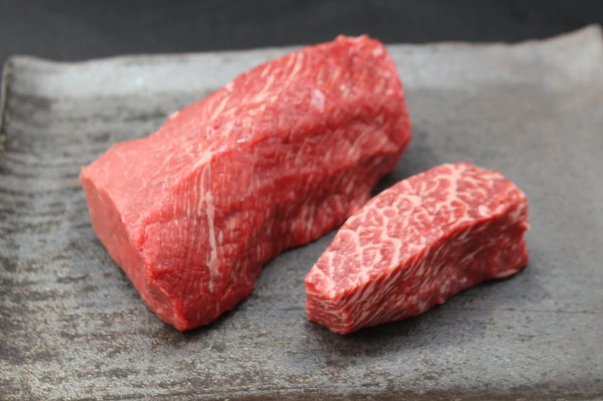 【現品限り】近江牛ウチモモ塊肉セット大411g・小106g計517g