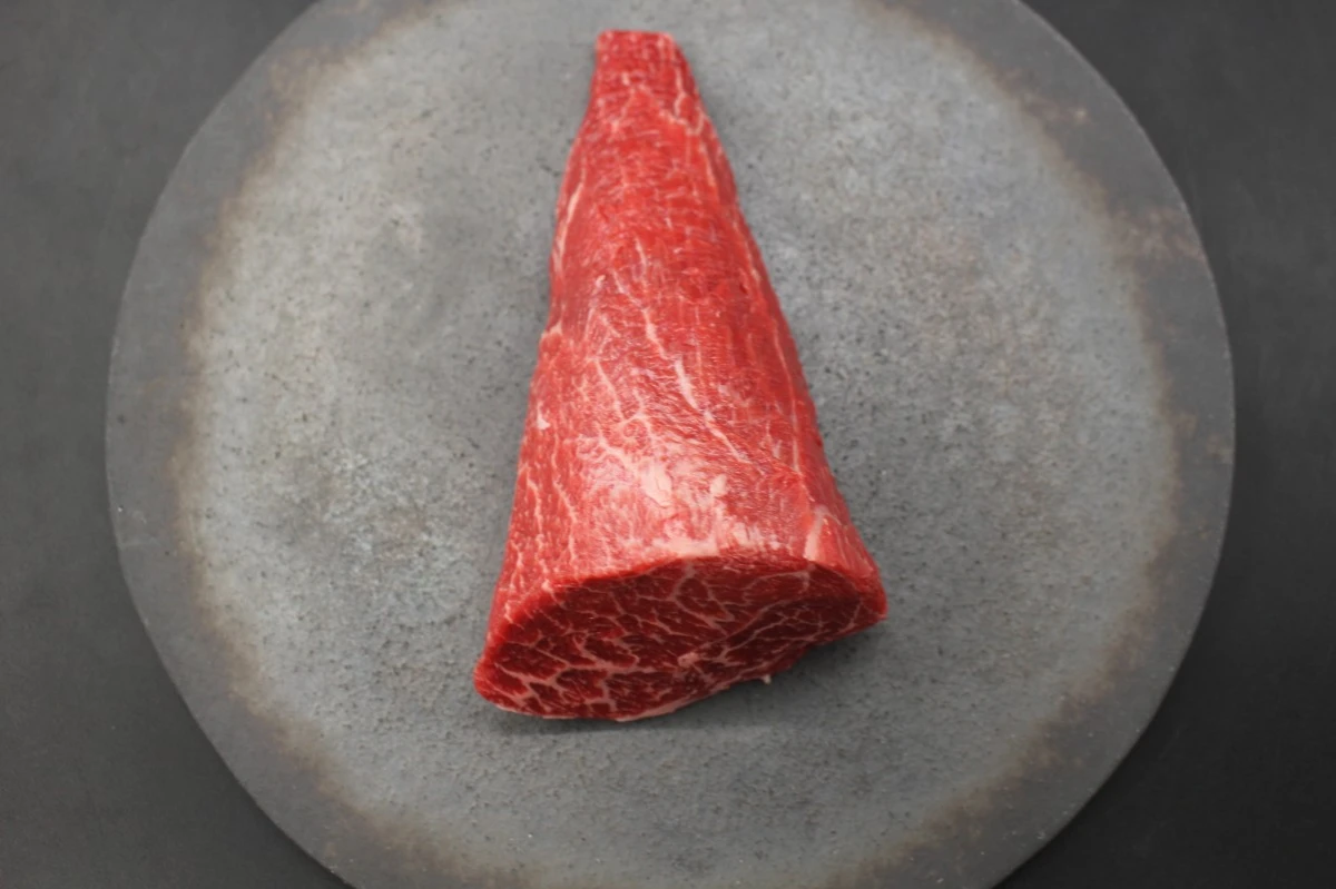 近江牛希少部位とうがらし塊肉372g【BBQ・ローストビーフに！】