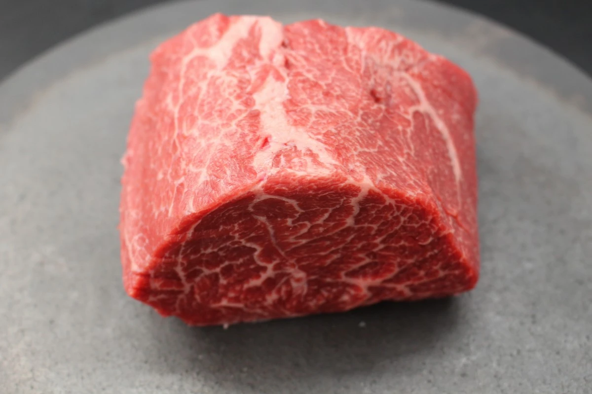 近江牛希少部位とうがらし塊肉501g【BBQ・ローストビーフに！】